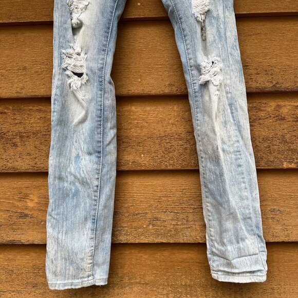 Machine Low Rise Distressed Light Blue Jeans Size 9 - Picture 3 of 11